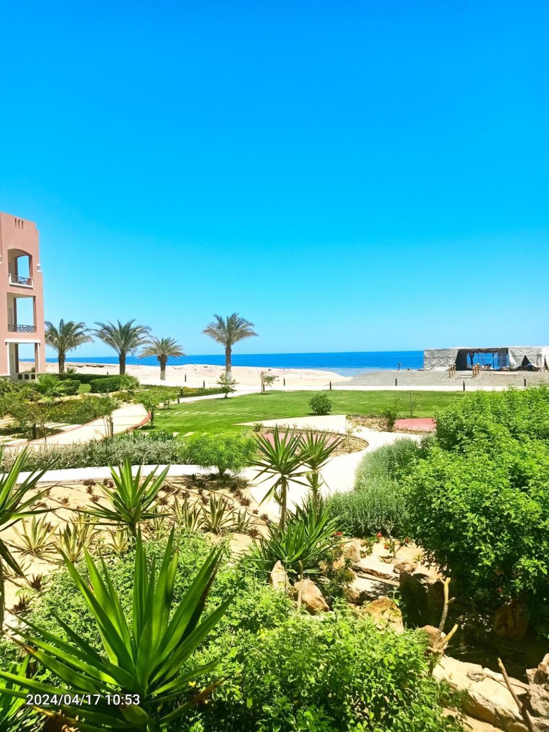 Oyster Bay Beach Resort Abu Dabab Exterior foto