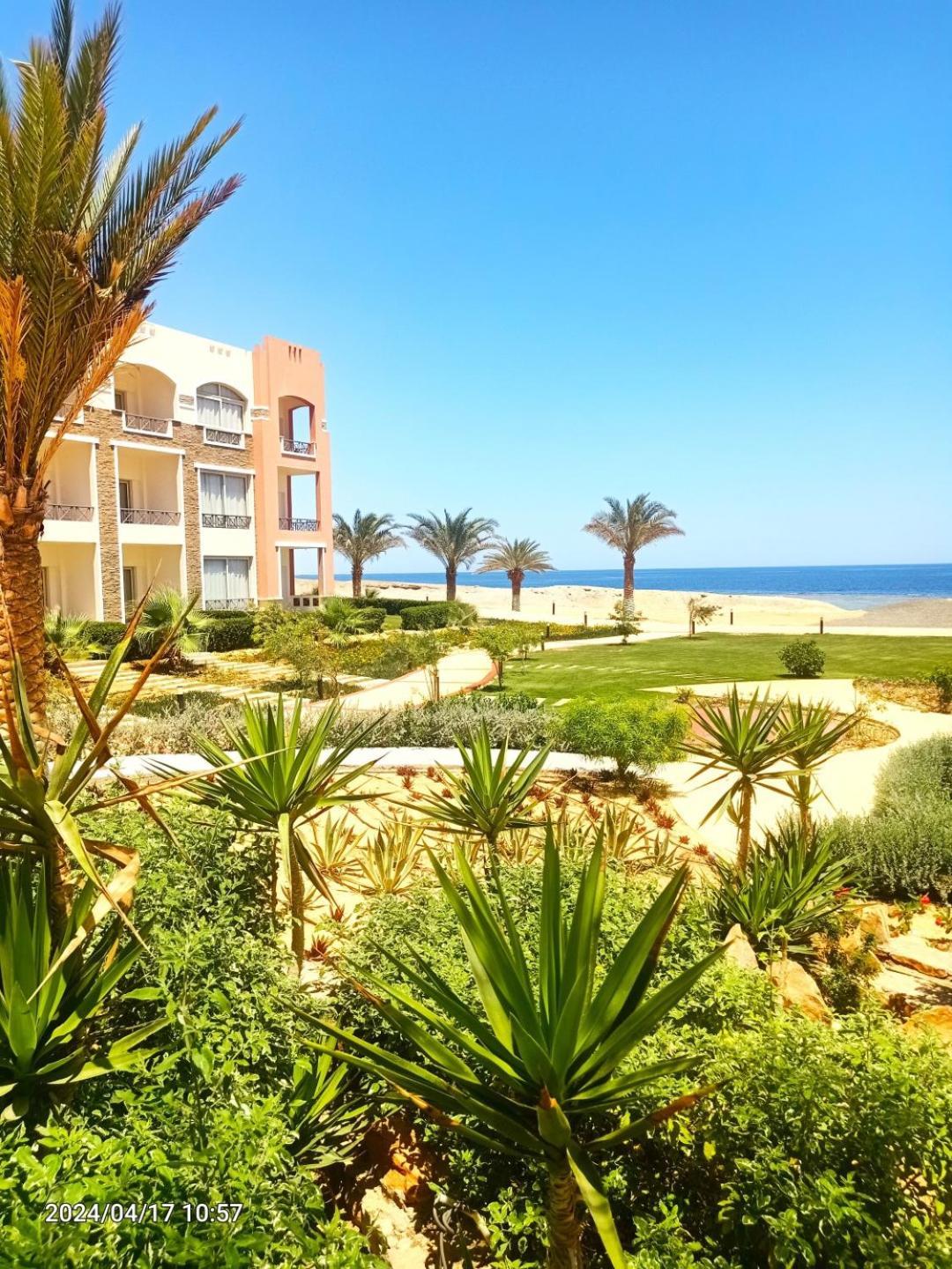 Oyster Bay Beach Resort Abu Dabab Exterior foto